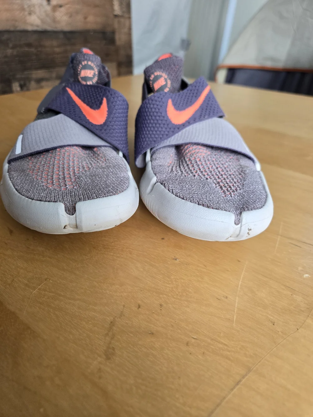 Nike Womens Free RN Motion Flyknit Crimson Grey Running Shoes Sz 9